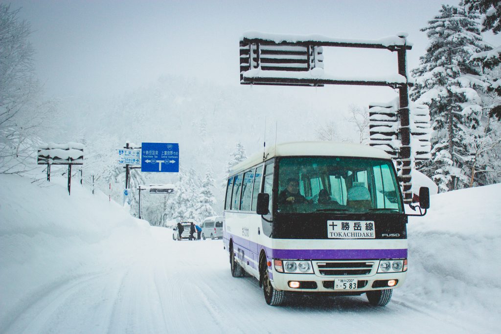 Bus nach Tokachidake | Berg- und Talfahrt