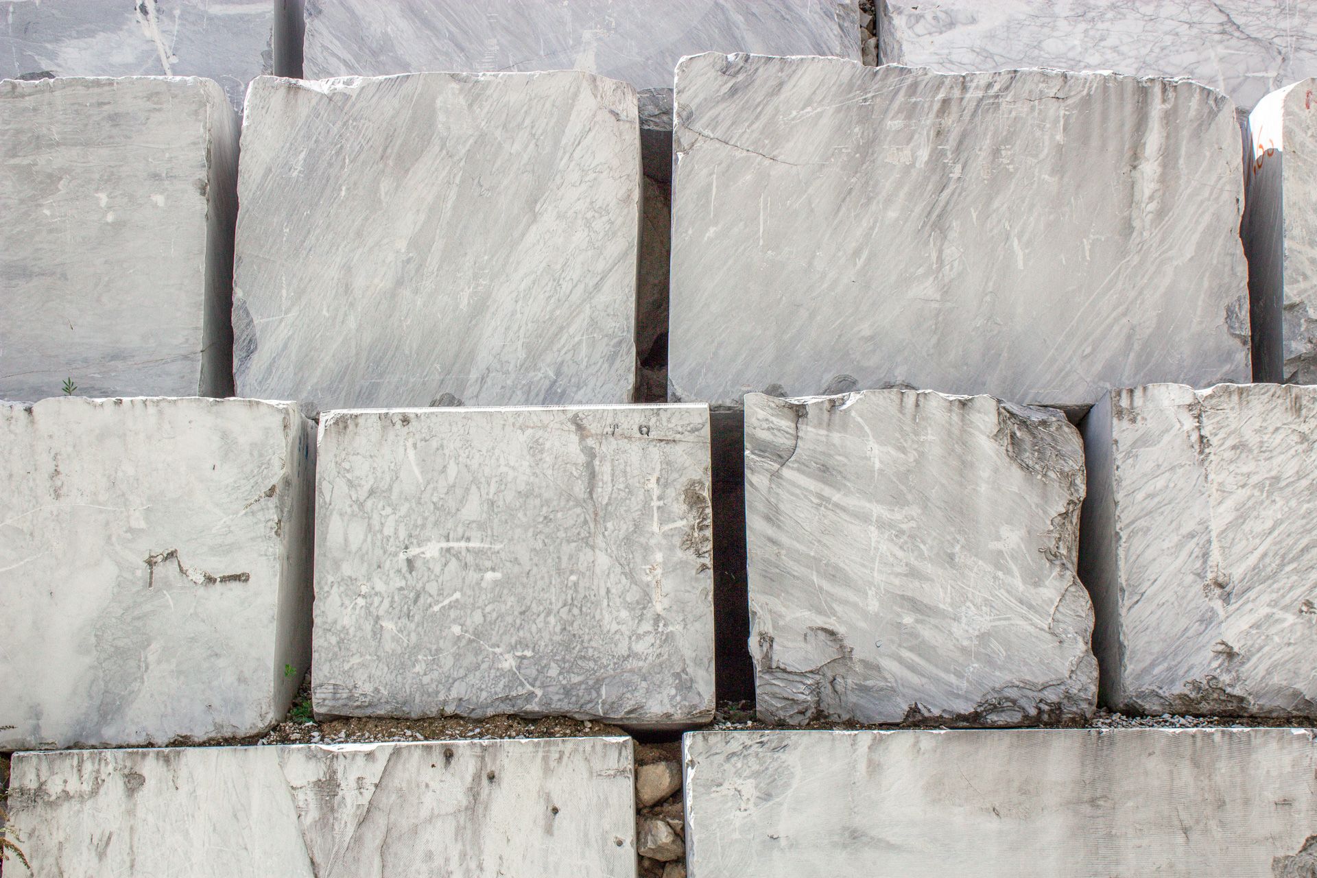 Blöcke aus Carrara-Marmor.